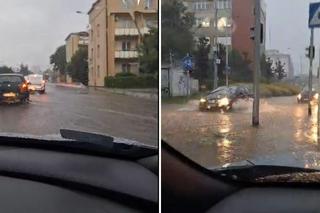 Poranne opady zalały Rzeszów. Woda wdarła się do szpitali, auto utknęło pod wiaduktem 