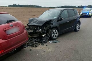 To było czołowe zderzenie. Kobieta nie żyje. Tragiczny wypadek w Podlaskiem