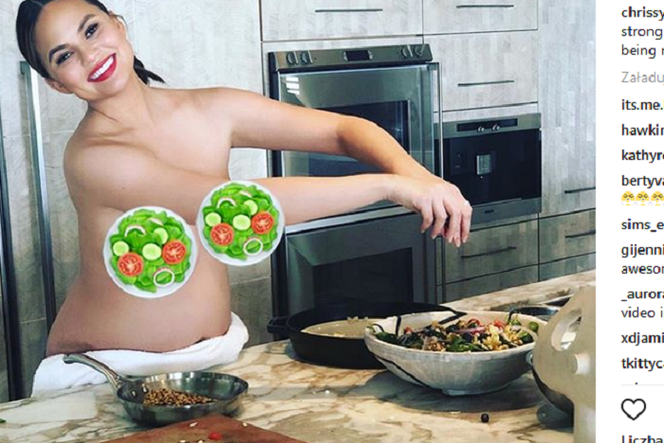 Chrissy Teigen nago w ciąży