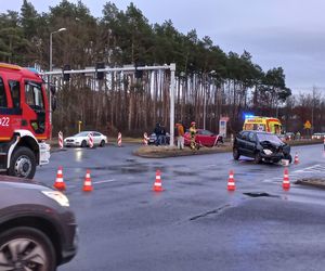 Nie ma świateł, jest kolizja. Zderzenie na dużym skrzyżowaniu w Lesznie