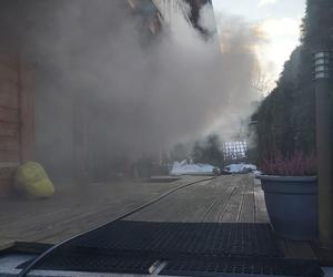 Berest. Pożar sauny na Sądecczyźnie. 11 osób musiało uciekać przed płomieniami