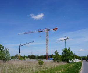 Budowa osiedla Mistrzów Olimpijskich pod Warszawą. Udziałowcem Robert Lewandowski. Maj 2025