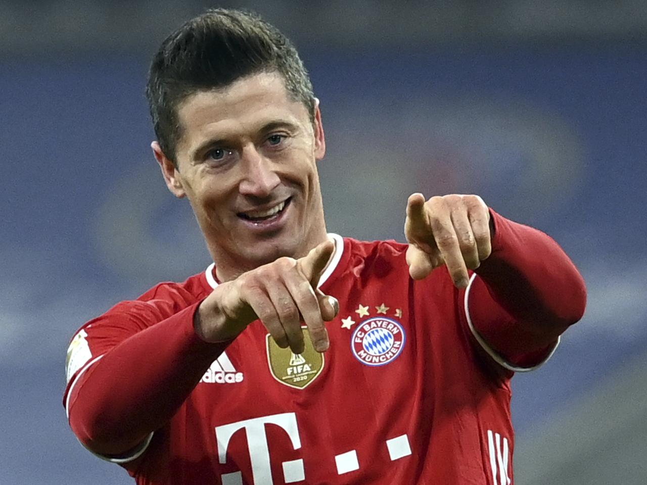 Legenda kadry wysnuła oryginalną teorię o Lewandowskim. W Ekstraklasie nie strzeliłby tylu goli?