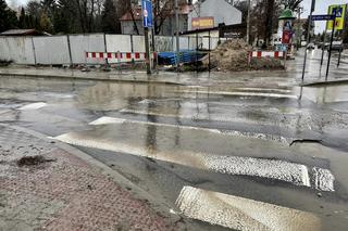 Łatwiej przepłynąć, niż przejść. Tak wyglądała remontowana ul. Królowej Jadwigi 