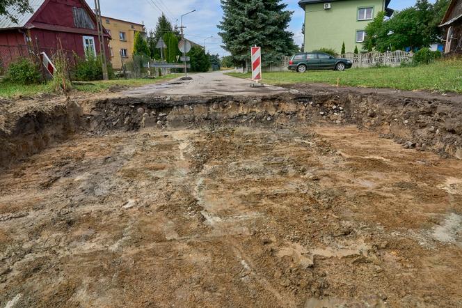 Przebudowa drogi spowodowała spore utrudnienia. Zamknięta dla ruchu jest ul. Tadeusza Kościuszki w Przesmykach