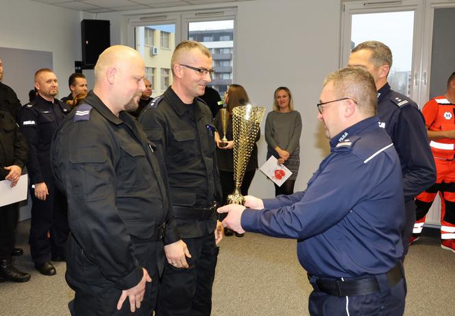 Policjanci z wydziału ruchu drogowego najlepsi w udzielaniu pierwszej pomocy! Wygrali Puchar Komendanta