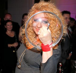 Spier...ać! Nikt nie będzie tu  rządził!