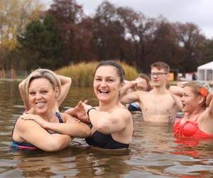 Było gorąco! Lubelskie morsy dały pierwszego w tym roku nura