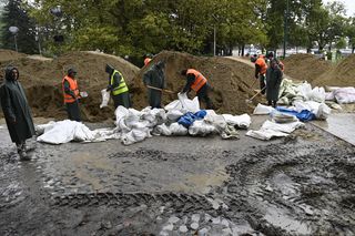 Cyklon Boris szaleje na Węgrzech. Trwają przygotowania na nadejście fali kulminacyjnej