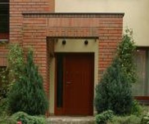 Gdzie na elewacji zewnętrznej warto montować cegłę? Poradnik 