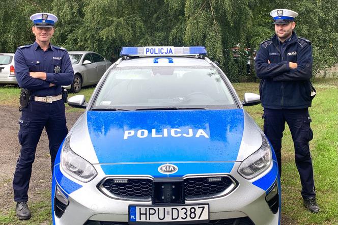 Policjanci z Ostrzeszowa eskortowali samochód z chorym dzieckiem 