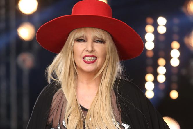 Niepodległa do hymnu.  Zaśpiewajmy razem