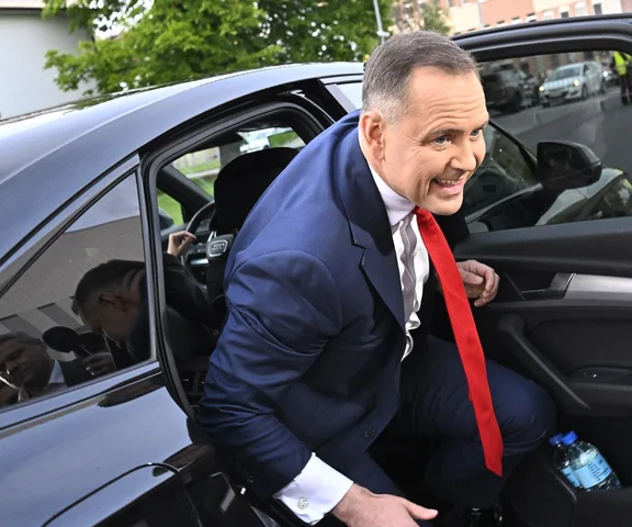 Nawrocki zaskoczył. Zadzwonił do programu na żywo!