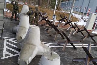 Zapory przeciwczołgowe na granicy z Białorusią. Szef MON: To element naszej strategii obrony i odstraszania