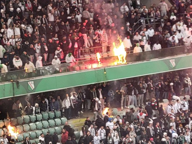 Kibice Legii podpalili sobie stadion 