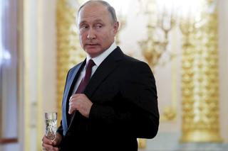 Dzieci dostały cukierki z wizerunkiem Putina. W środku była wódka oraz... [ZDJĘCIE]