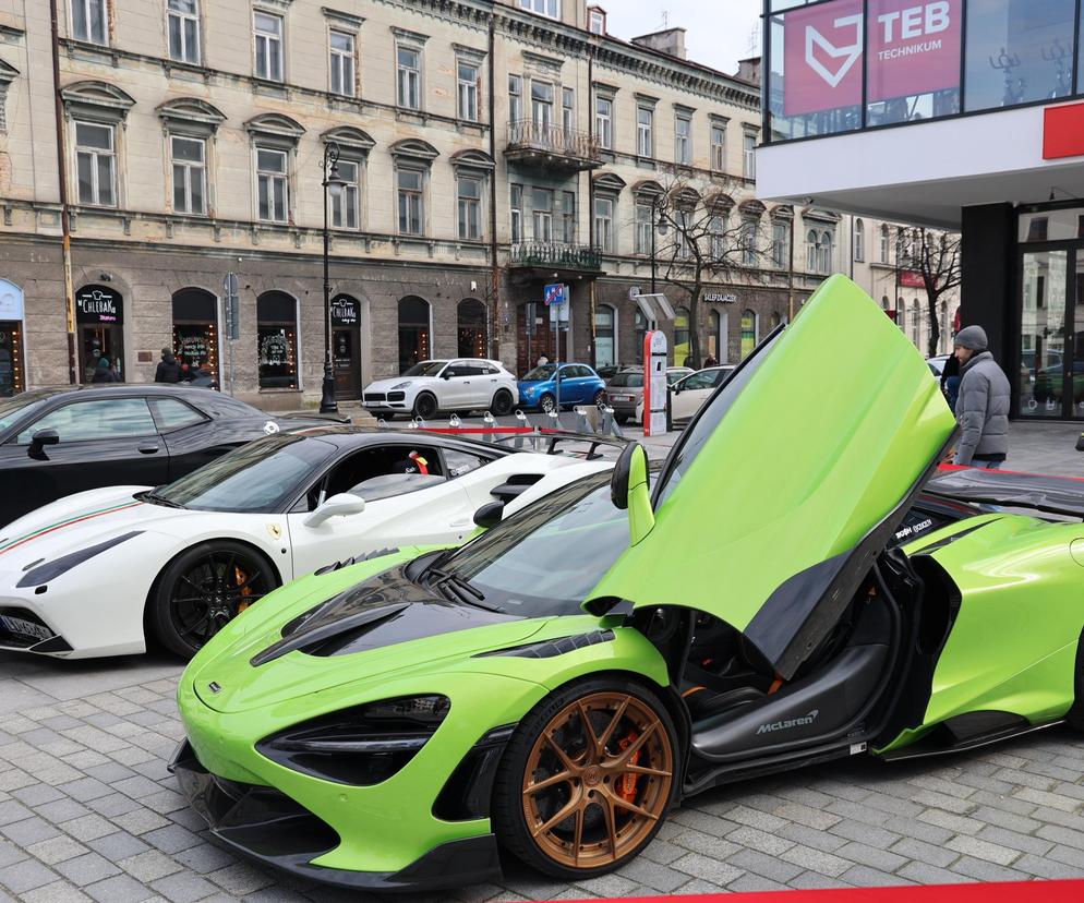 Sportowe auta pojawiły się w centrum Lublina. Zobacz zdjęcia! 