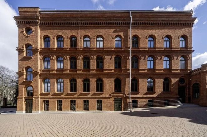 Tak wygląda odnowiony dawny kantor Fabryki Poznańskiego w Łodzi