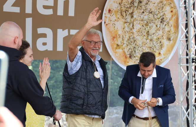Dzień Cebularza 2025. Na pl. po Farze w Lublinie stanęło cebularzowe miasteczko