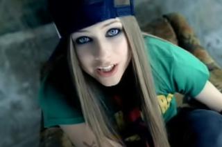 Kojarzycie piosenkę 'Sk8ter Boi' Avril Lavigne? Powstanie na jej podstawie film fabularny