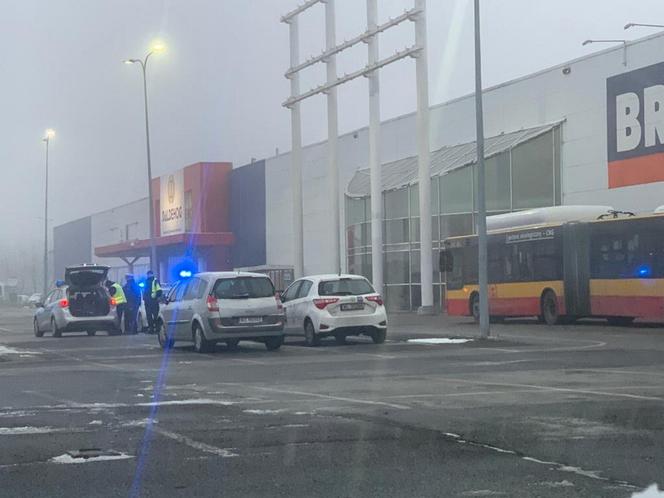 Pijany kierowca autobusu wsiadł za kółko i chciał odjechać. Zadziałały systemy bezpieczeństwa