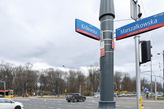 Marszałkowska w Warszawie zostanie zwężona. Tak wygląda przed przebudową 
