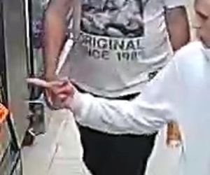 Brutalna bójka w centrum Warszawy. Trzech muszkieterów szuka policja