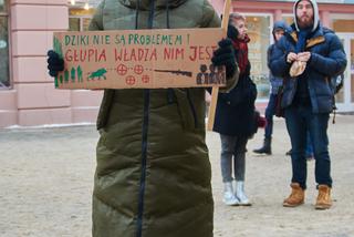 Lublin: Protest w obronie dzików. „Nie dla myśliwych”