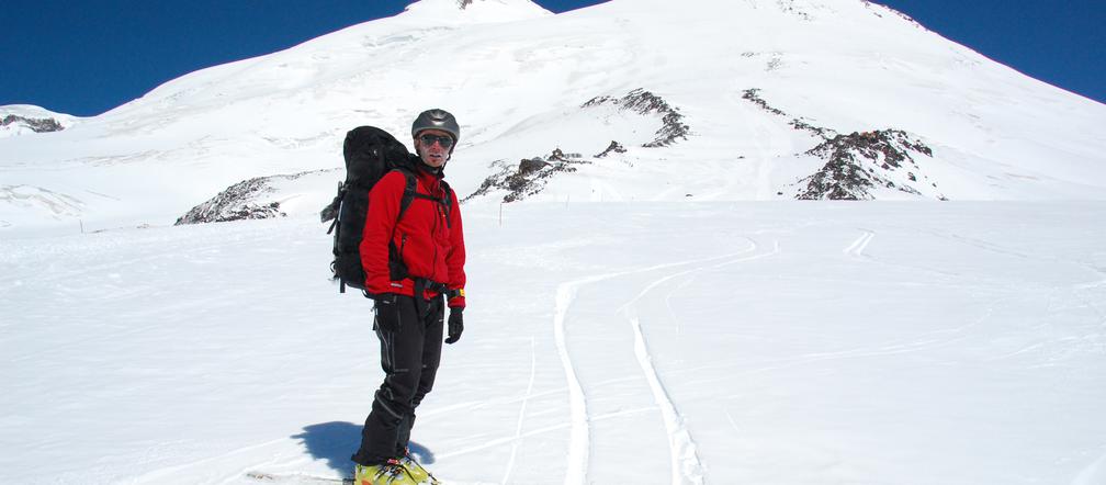 Piotr Pogon podczas wyprawy narciarskiej na Elbrus