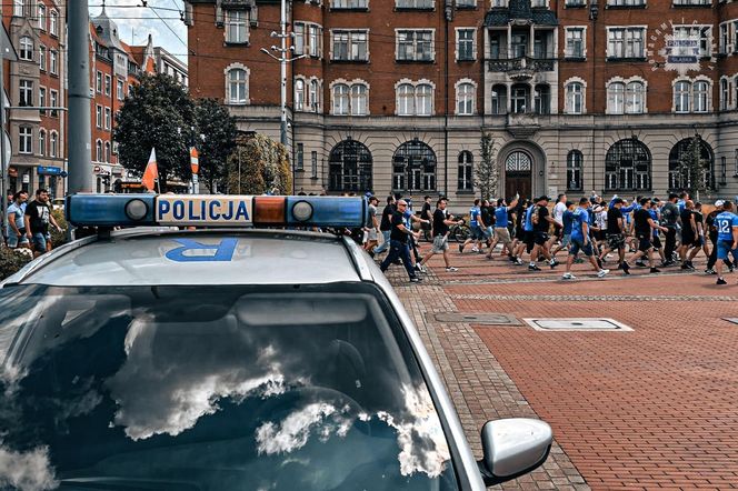 Kibice protestowali przeciwko imigrantom w centrum Katowic
