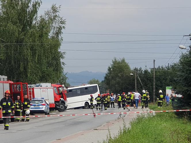 Dramatyczny wypadek autobusu z dziećmi w Świniarsku