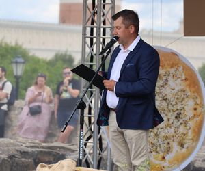 Dzień Cebularza 2025. Na pl. po Farze w Lublinie stanęło cebularzowe miasteczko