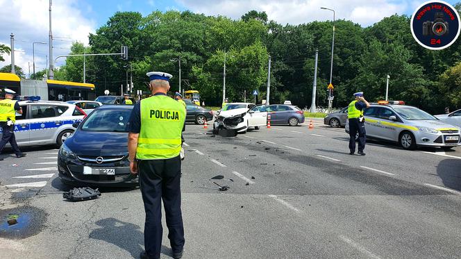 Wypadek na skrzyżowaniu ul. Królewskiej i ul. Marszałkowskiej