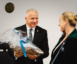 Rodzina Tymka Kalaty wymieniła się prezentami z prezydentem i radnymi