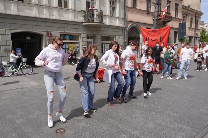 Pochód Juwenaliowy Łódzkich Uczelni. Studenci przejęli Łódź! [ZDJĘCIA]