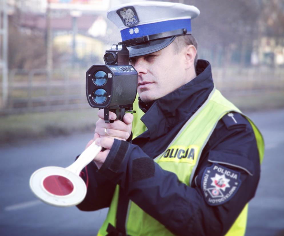 Trwa policyjna akcja Znicz. Na drogach jest więcej policyjnych patroli 