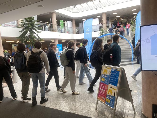 Targi Pracy na UWM 2025. Ogromne zainteresowanie wydarzeniem. Zobacz zdjęcia!