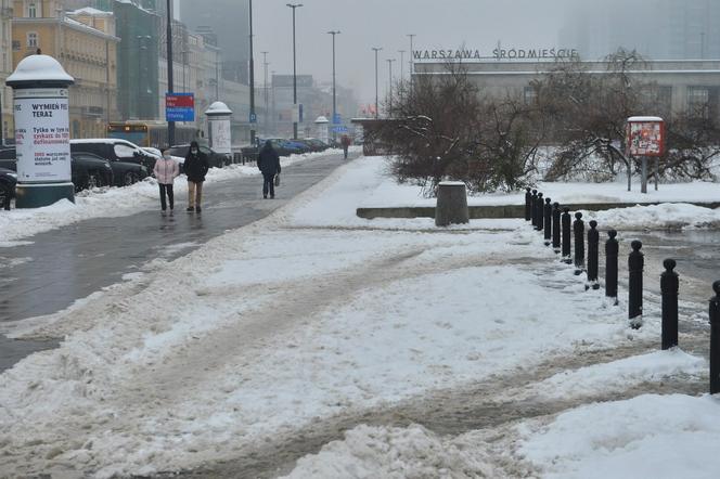 Potężna śnieżyca zasypała Warszawę