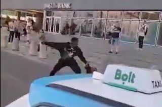 Brutalna bójka na Dworcu Centralnym w Warszawie. Wszystko widać na nagraniu