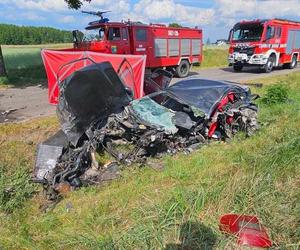 18-latek zginął w wypadku, z samochodu niewiele zostało. Tragedia pod Nidzicą