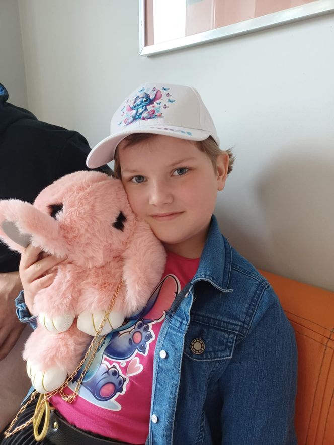 Krzyż runął na 5-letnią Marysię! Cudem przeżyła, a winnych wciąż brak