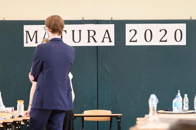 Matura poprawkowa 2020 trudniejsza niż w pierwszym terminie? Uczniowie komentują