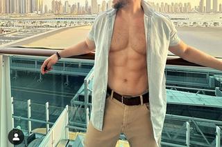 Mąż Kurdej-Szatan szpanuje w sieci gołą klatą. Basia ma się do czego przytulić