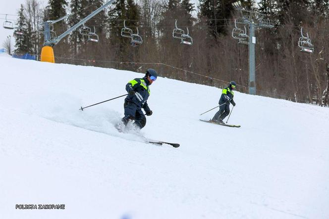 Policjanci na nartach na zakopiańskich stokach