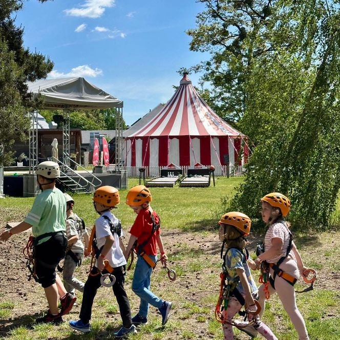 Cyrkowa Noc Kupały w Julinku! Magiczny długi weekend blisko Warszawy