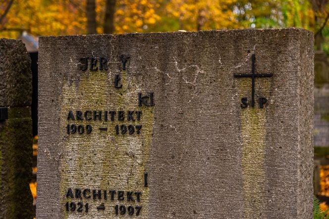 Stare Powązki. Groby architektów