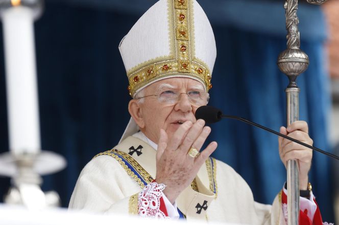 Abp Marek Jędraszewski w Kalwarii Zebrzydowskiej: Nućmy z wielką radością pieśni Maryi i Jej Synowi, Jezusowi Chrystusowi