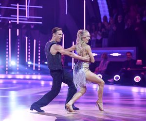 Maurycy Popiel w Tańcu z Gwiazdami. Partneruje mu Sara Janicka