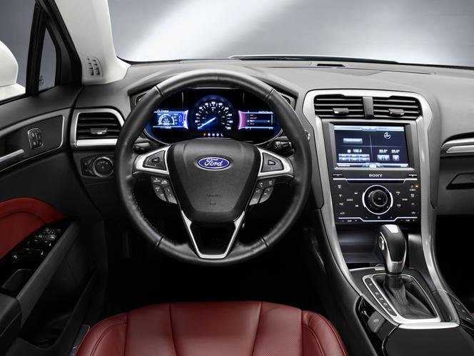 Ford Mondeo Hybrid 2015