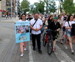 Pan Artur płakał w tracie białego marszu w Częstochowie. Kamilek śni mi się po nocach